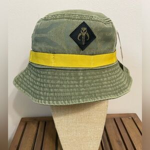 Heroes & Villains NWT
Star Wars Mandalore Bucket Hat